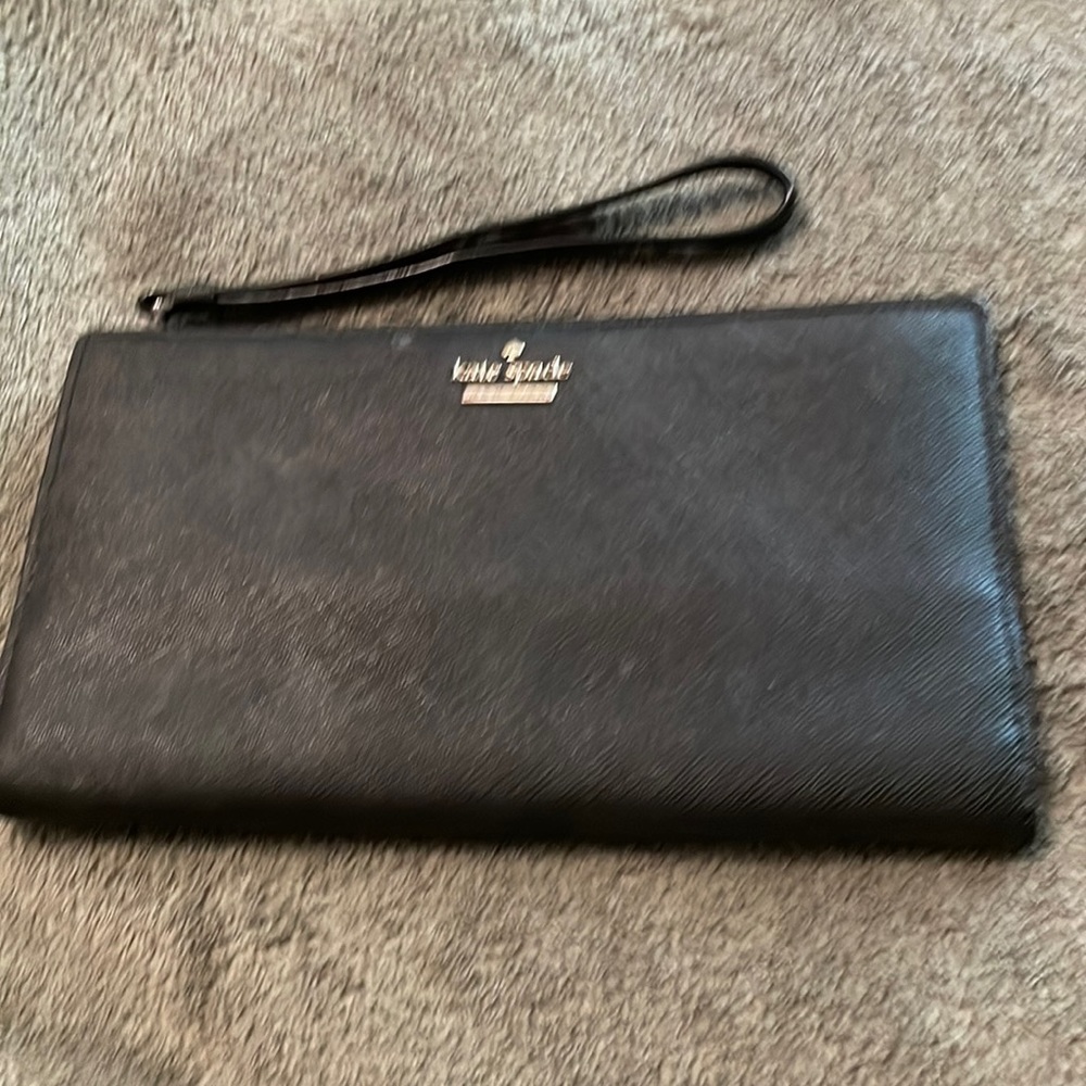 Kate Spade ♠️ Wristlet